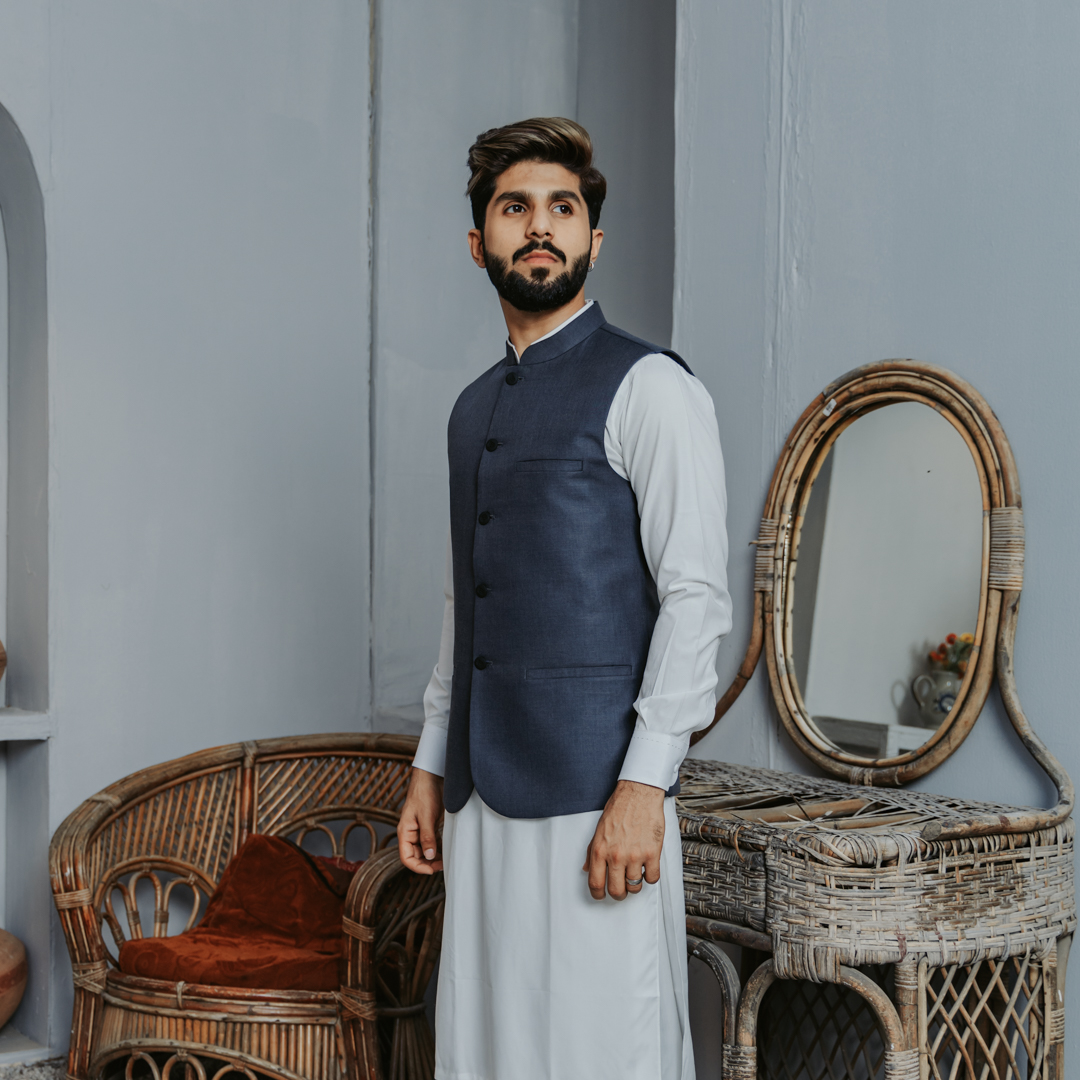 Basic Sleeveless Tank Top - Image 4